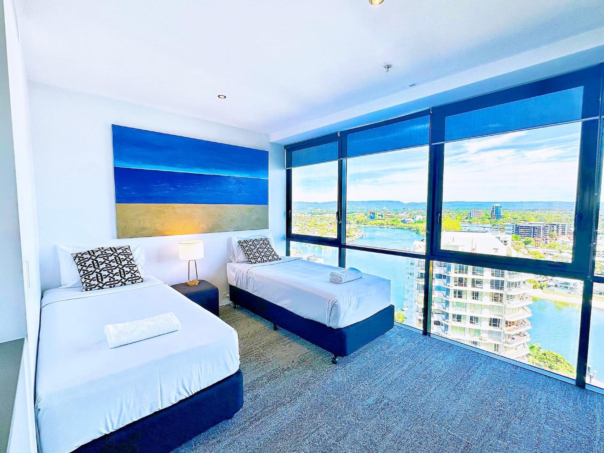 Apartment Circle On Cavill Surfers Paradise Apartments-holiday Paradise