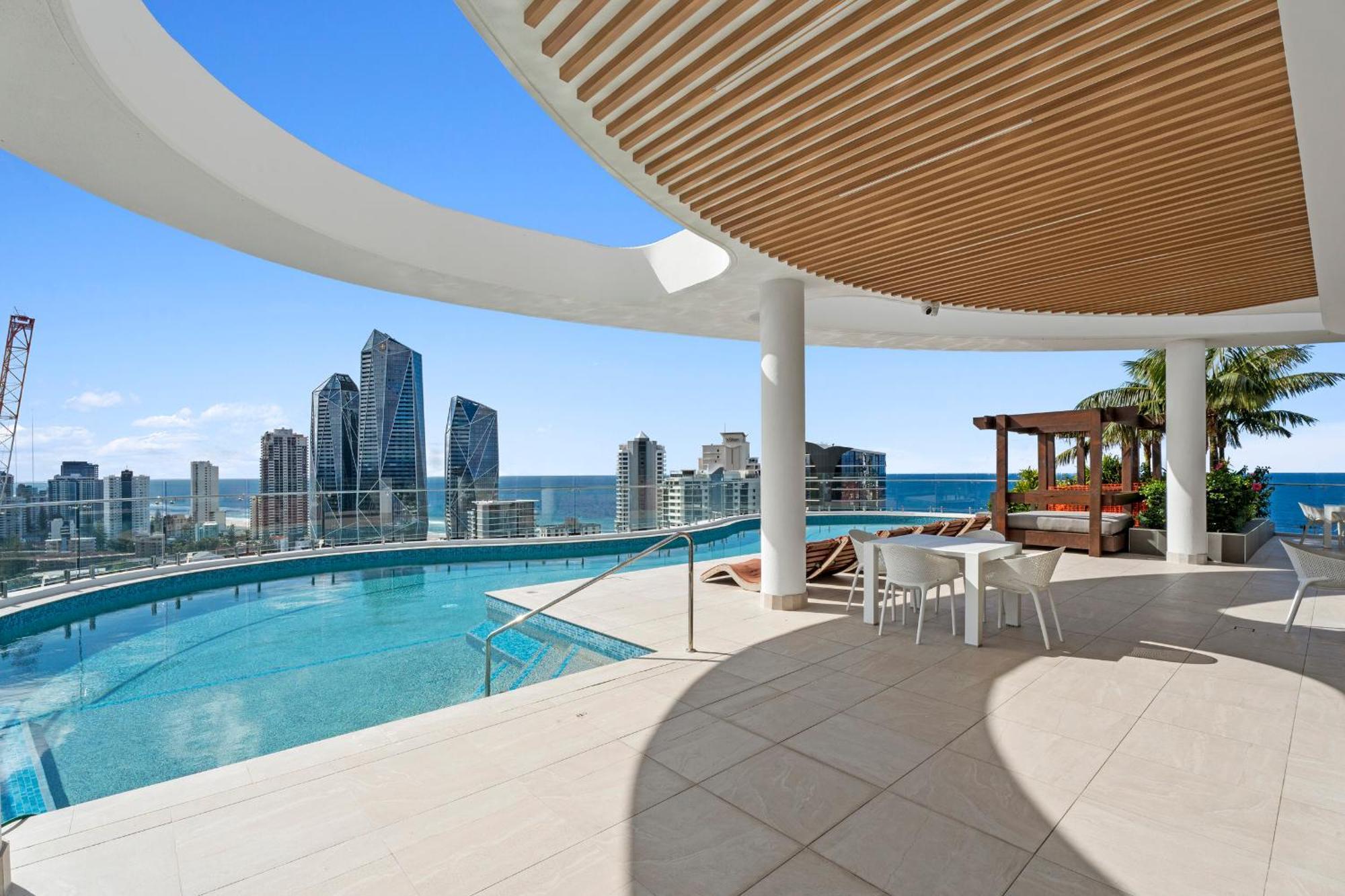 Modern 2 Bedroom Unit At The Gallery Residences In Broadbeach - Q