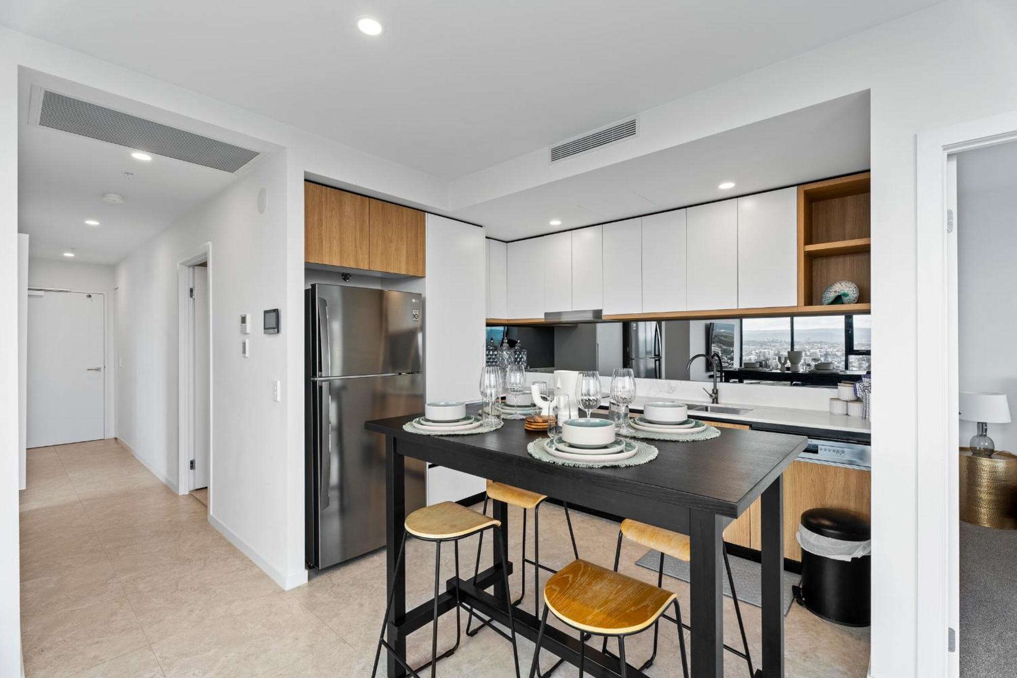 Modern 2 Bedroom Unit At The Gallery Residences In Broadbeach - Q Gold Coast