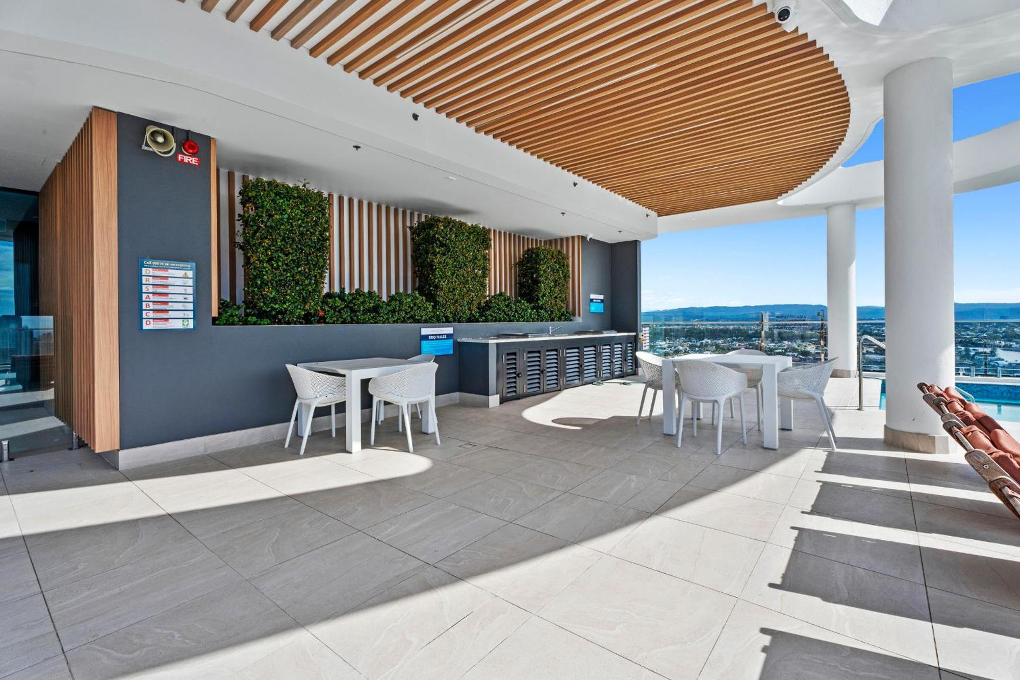 Modern 2 Bedroom Unit At The Gallery Residences In Broadbeach - Q Gold Coast