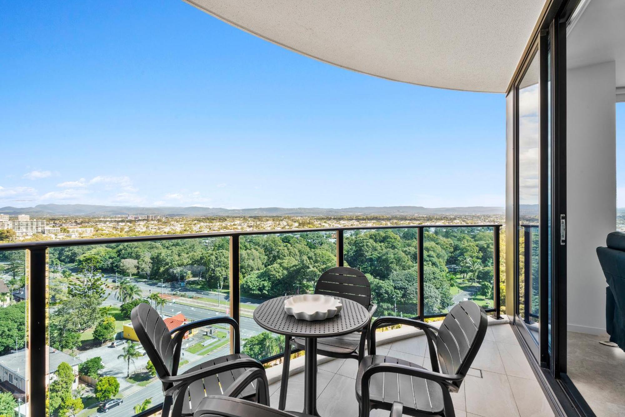 Modern 2 Bedroom Unit At The Gallery Residences In Broadbeach - Q Gold Coast
