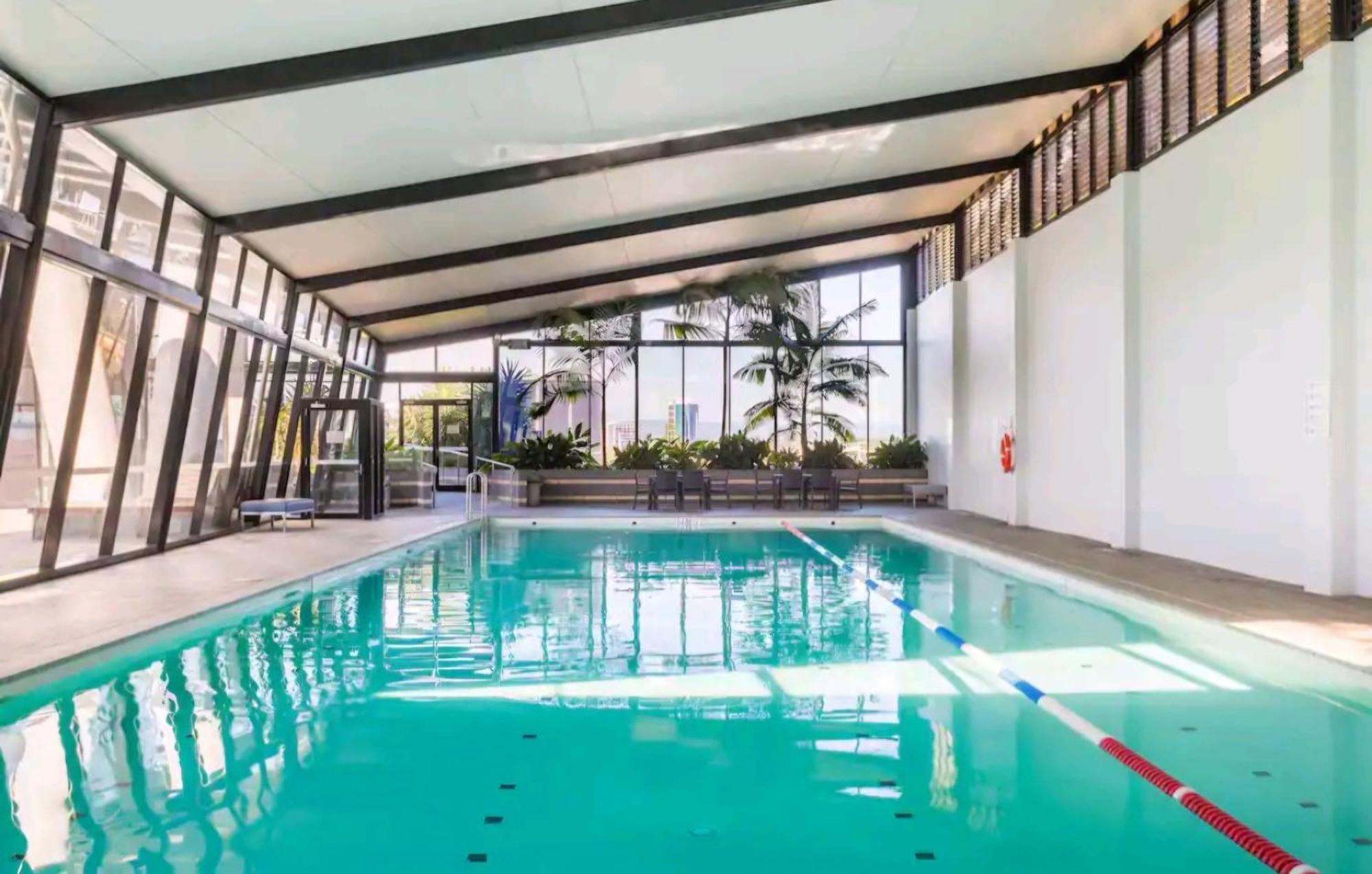 Circle On Cavill 3 Bedroom 2 Bathroom Ocean And River View * Gold Coast