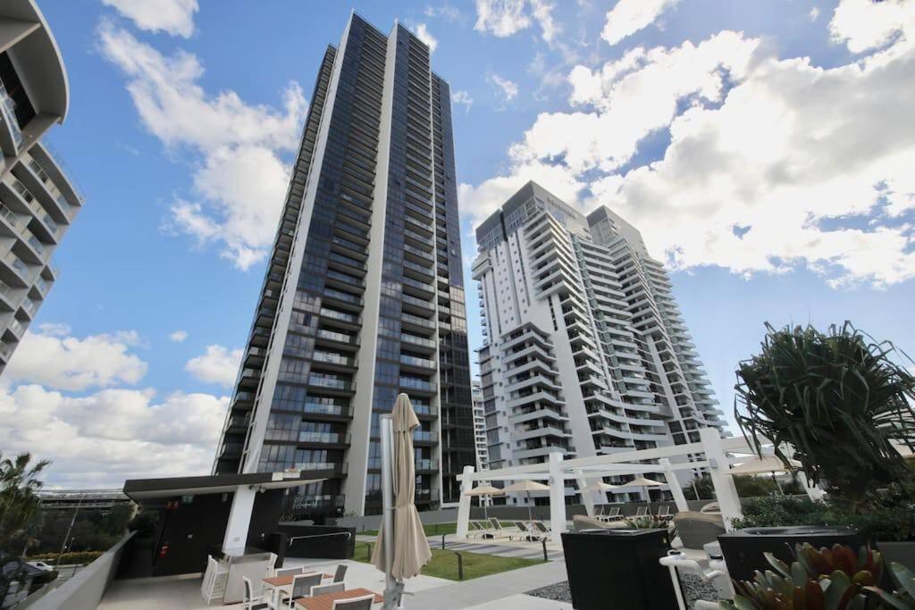 Ocean Views, Broadbeach #604 Beaches Apartment *