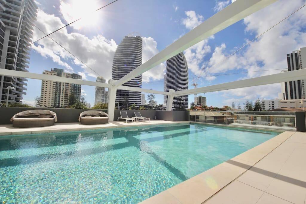 Ocean Views, Broadbeach #604 Beaches Apartment
