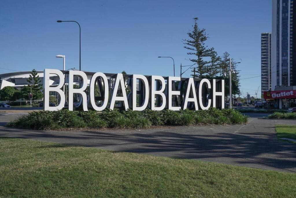 Ocean Views, Broadbeach #604 Beaches Apartment Gold Coast