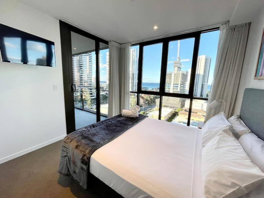 Ocean Views, Broadbeach #604 Beaches * Gold Coast