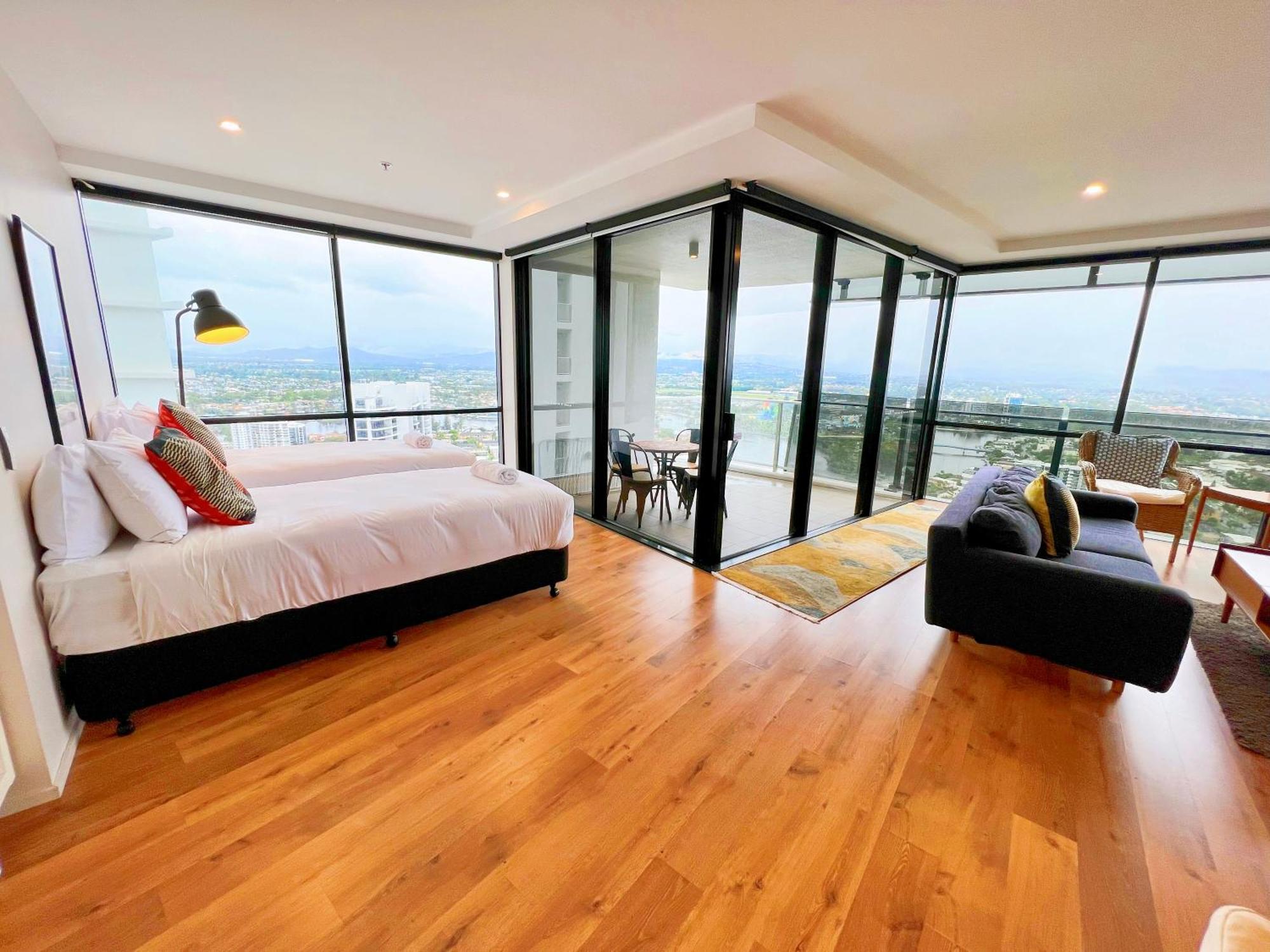 Circle On Cavill Surfers Paradise Apartments-holiday Paradise Apartment