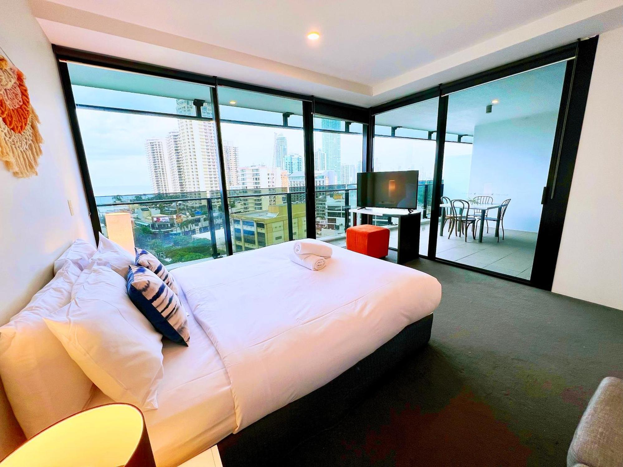 Apartment Circle On Cavill Surfers Paradise Apartments-holiday Paradise Gold Coast