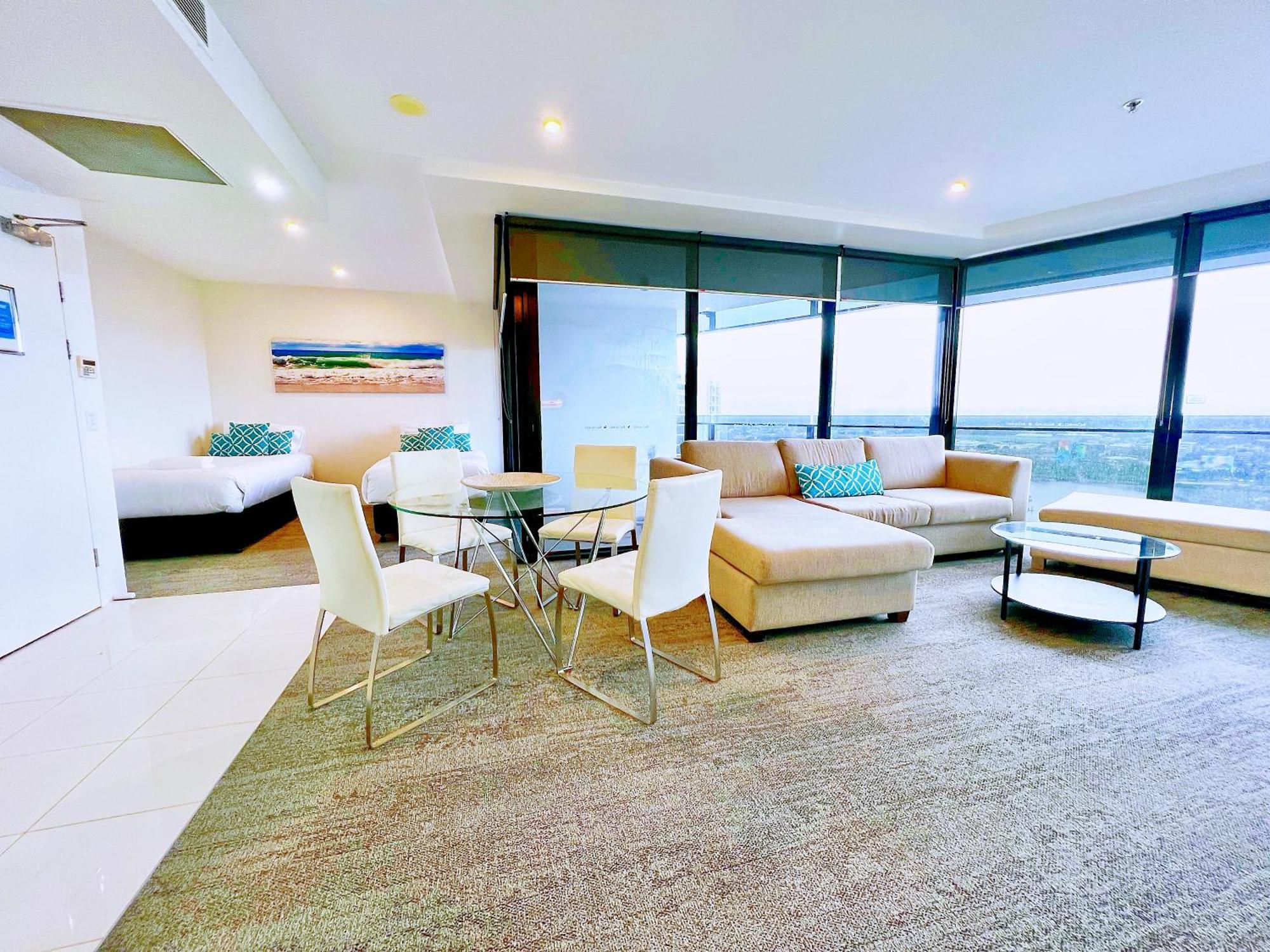 Circle On Cavill Surfers Paradise Apartments-holiday Paradise