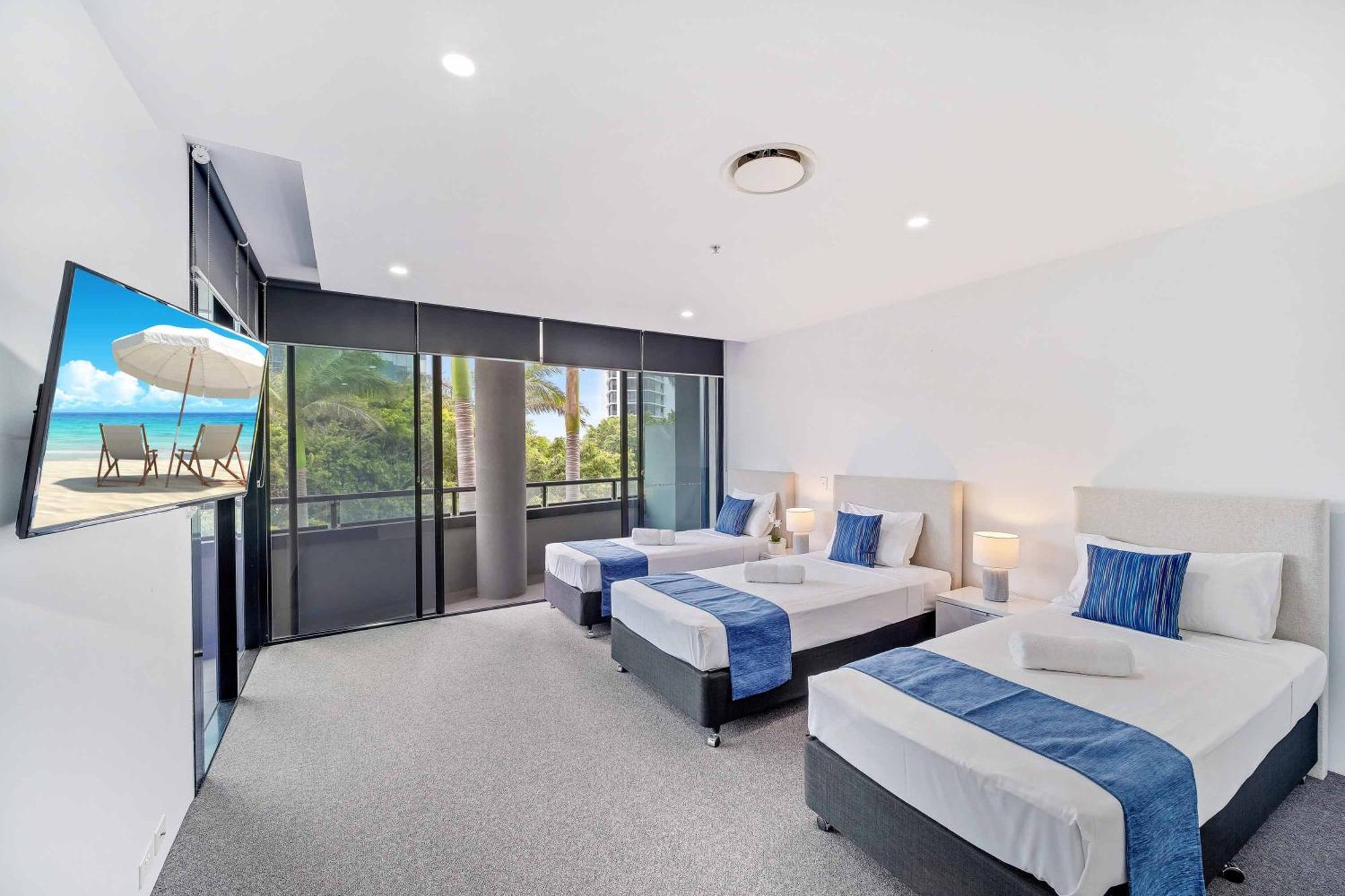 Circle On Cavill Aparthotel 4*