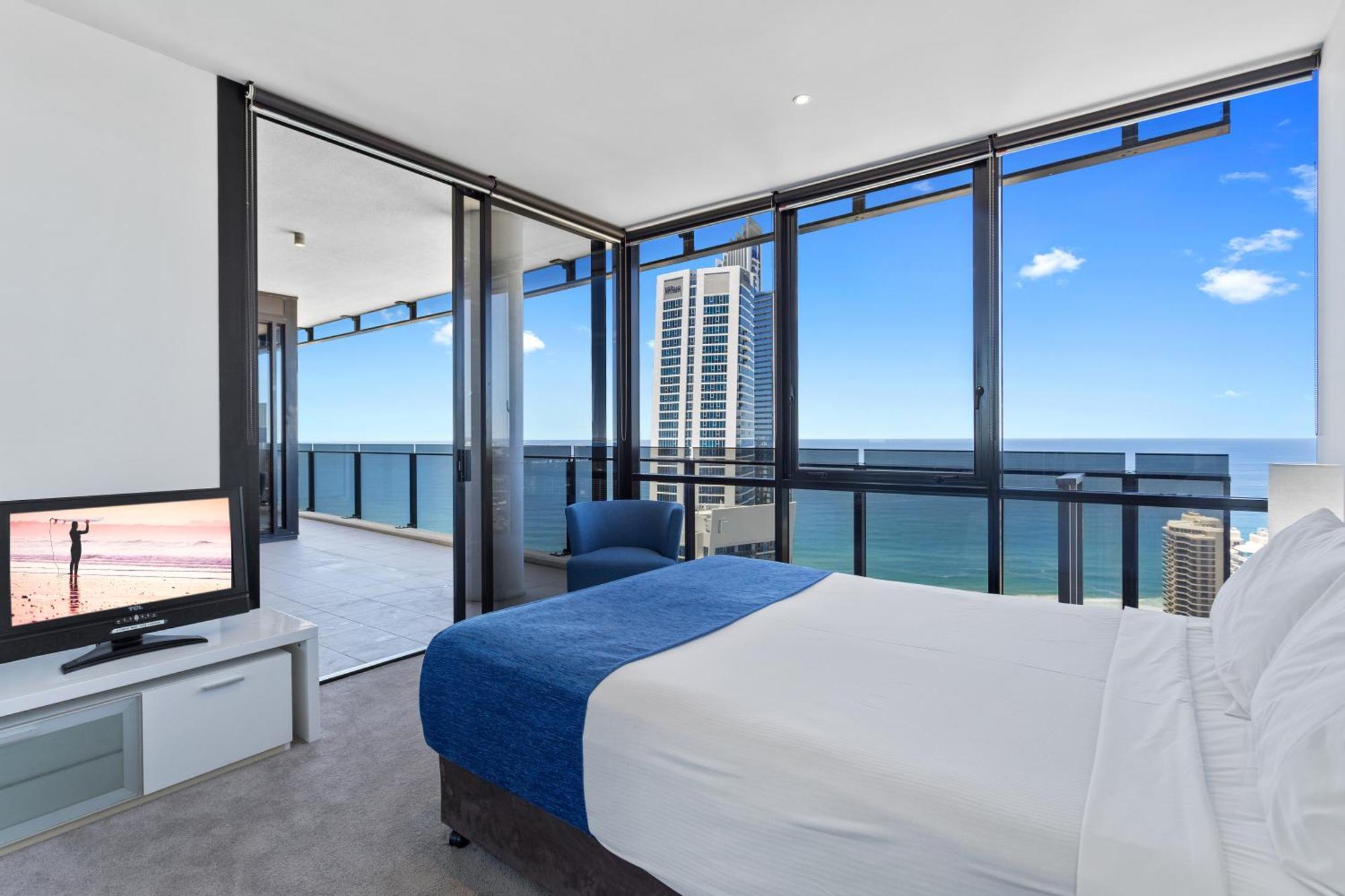 Circle On Cavill Aparthotel 4*