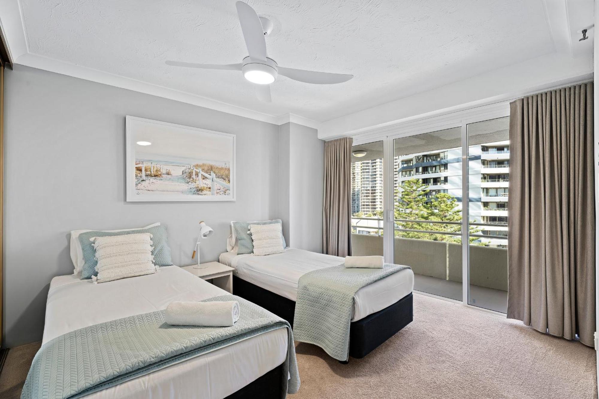 Apartment 3 Bedroom Ocean View Unit At Zenith In Surfers Paradise - Q Gold Coast