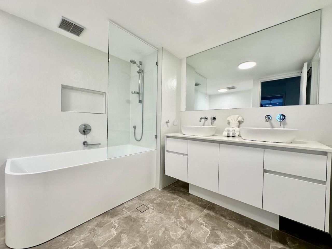 Super Modern Diamond Penthouse 33 * Gold Coast