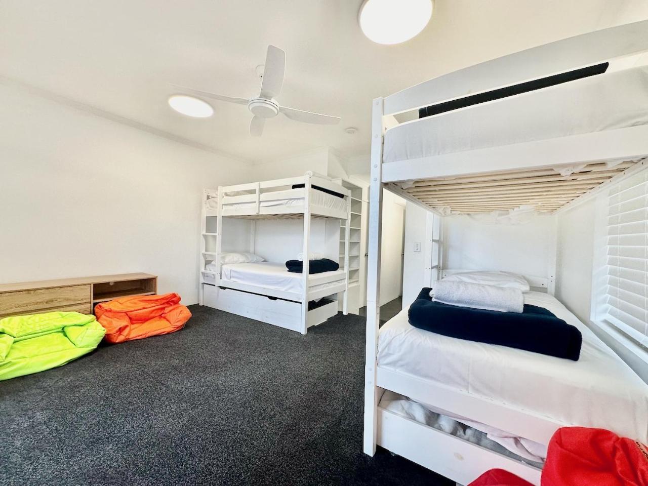 Super Modern Diamond Penthouse 33 Apartment Gold Coast