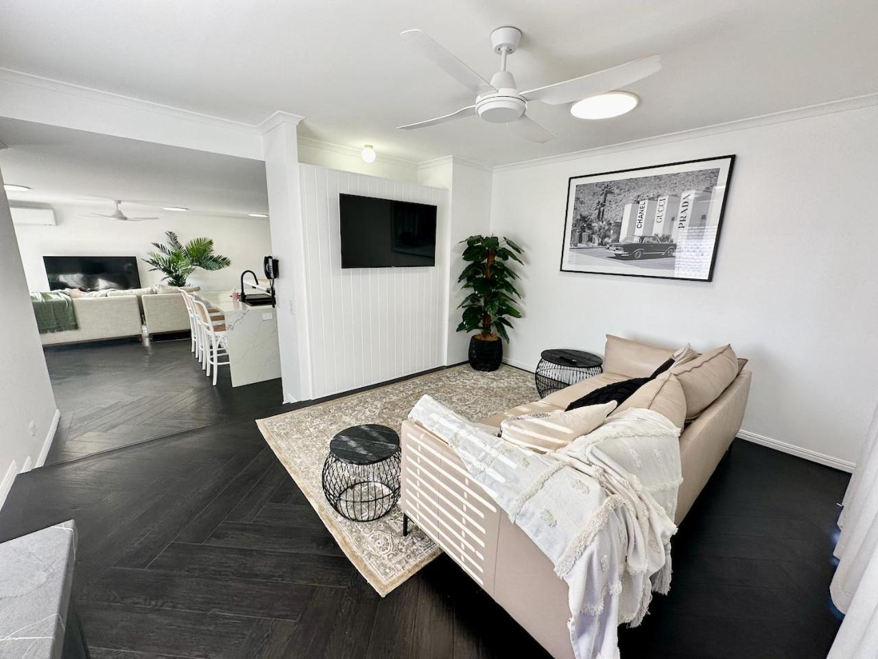 Super Modern Diamond Penthouse 33 *