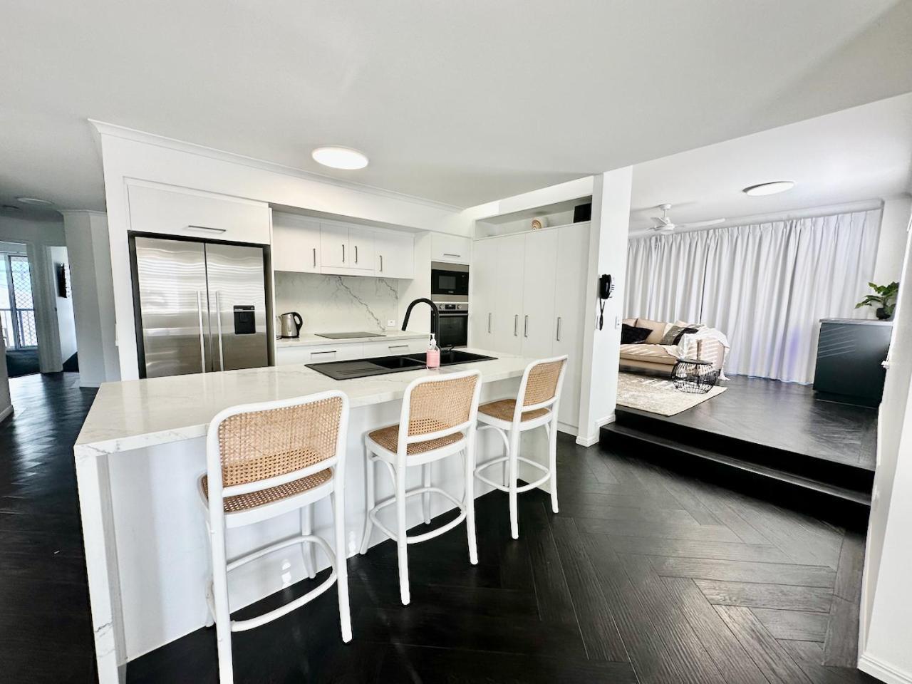 Apartment Super Modern Diamond Penthouse 33 *