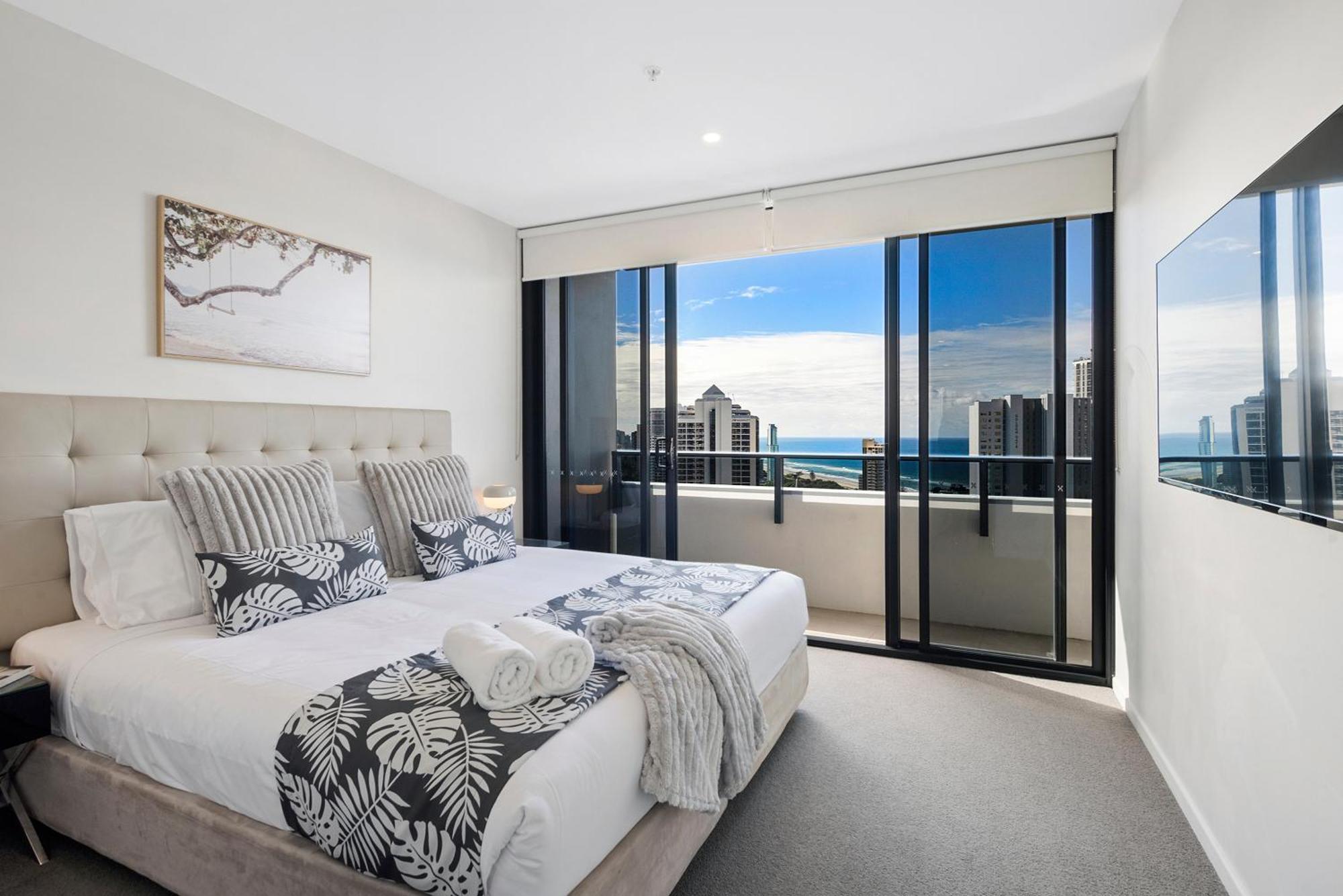 Ruby - Self Contained, Privately Managed Apartment