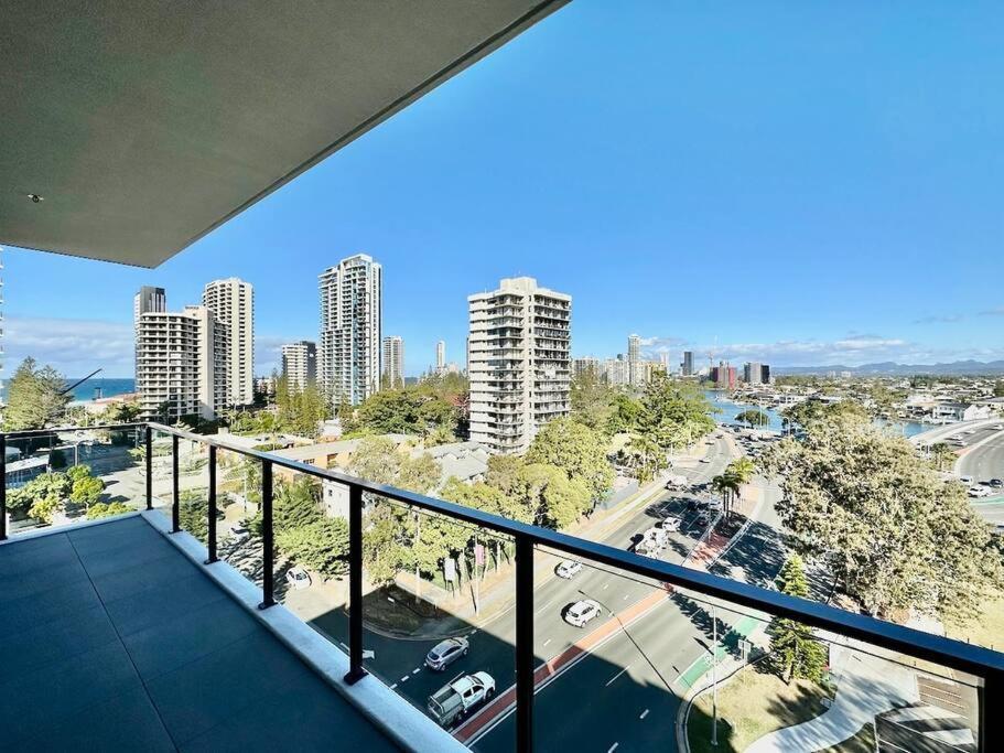 Amazing Waterfront, Surfers Paradise #81 Apartment