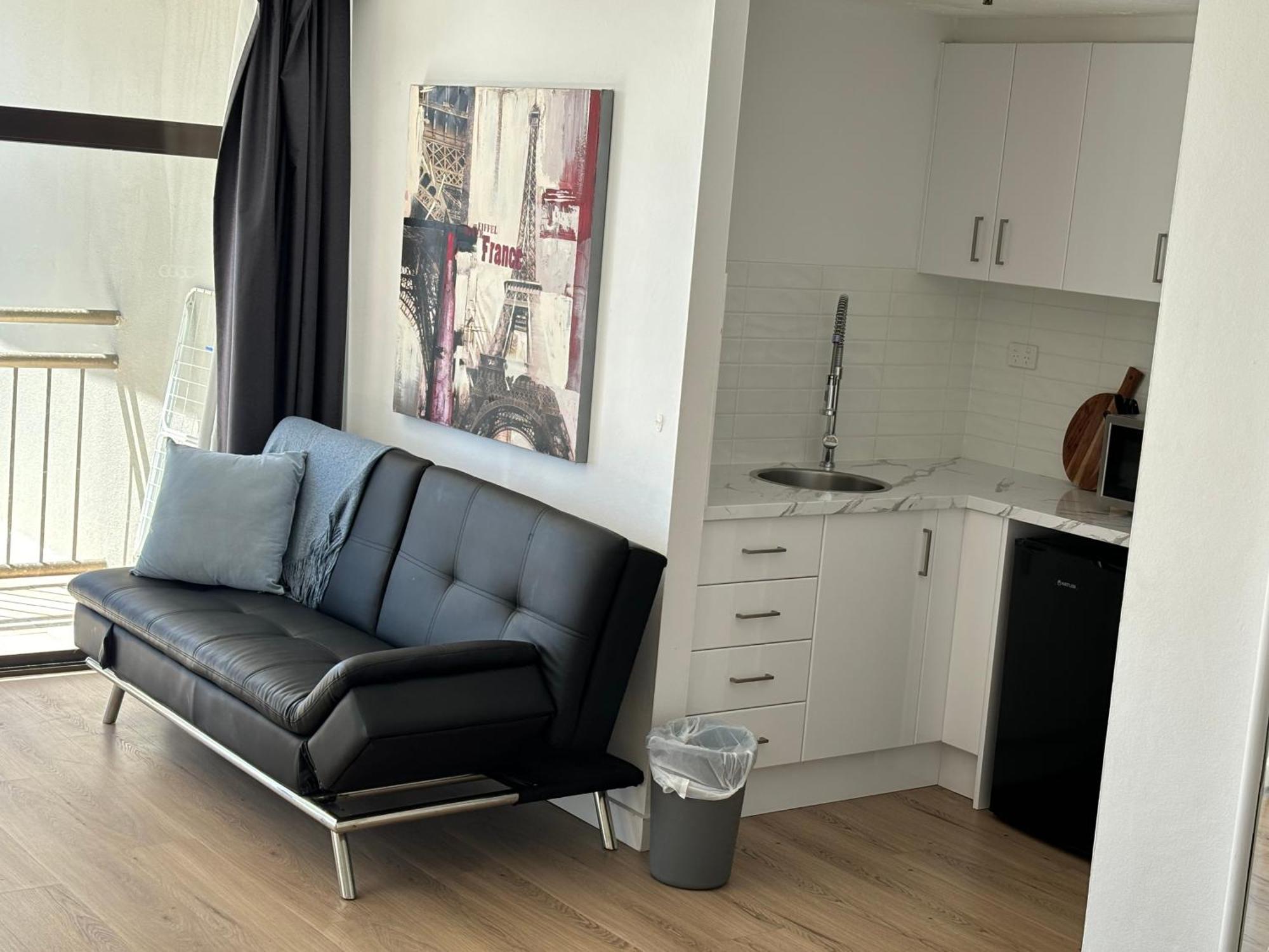 Unit 2 - Spectacular Sea Views In Surfers Paradise *