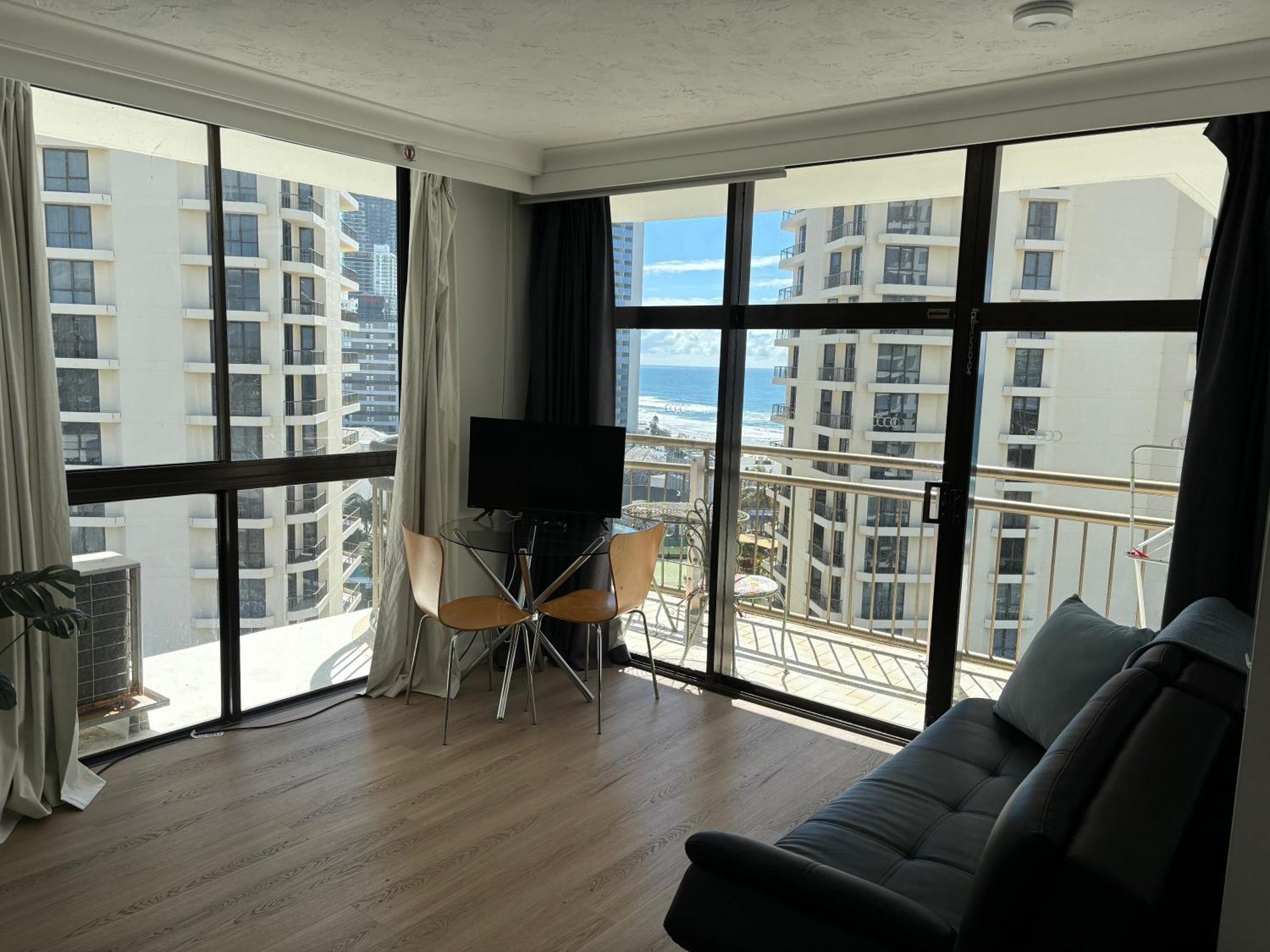 Apartment Unit 2 - Spectacular Sea Views In Surfers Paradise