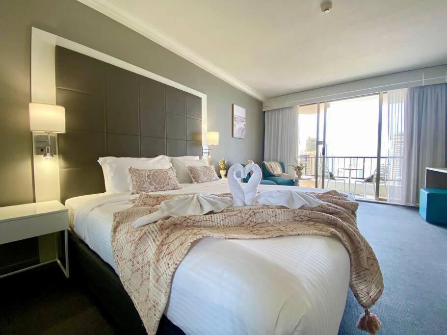 Level 22 Ocean View Apartment