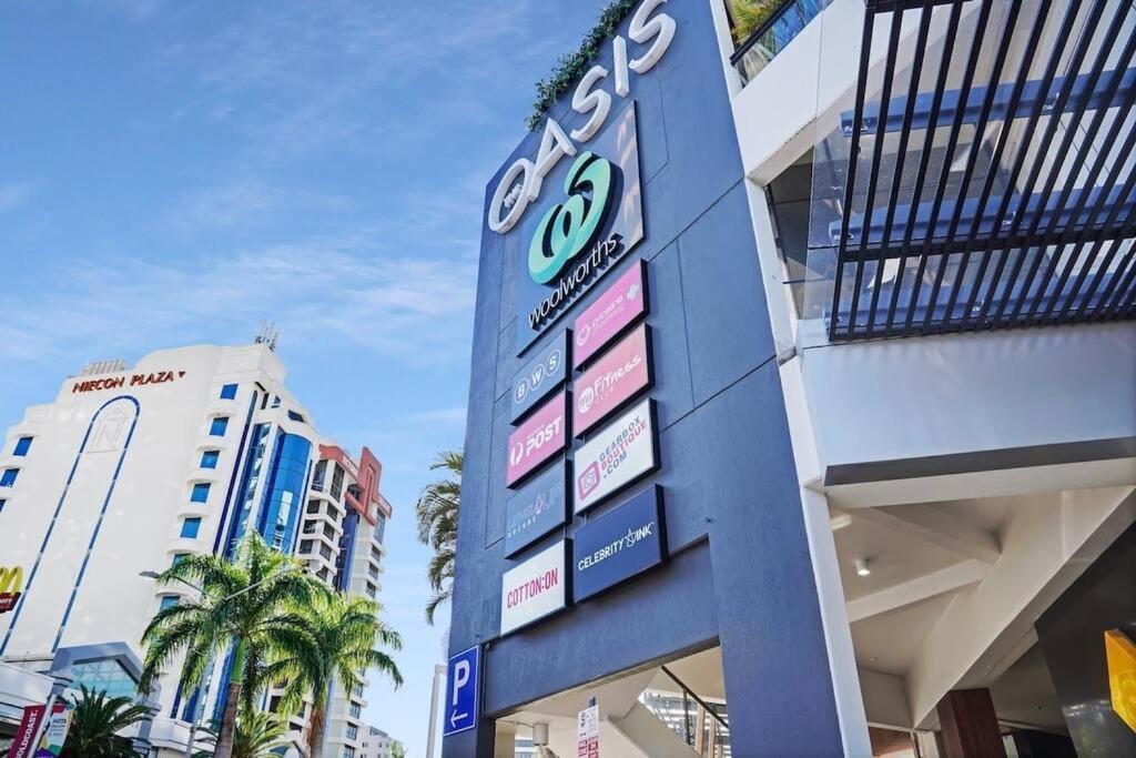 Broadbeach Mall Location, Victoria Square Apartment *