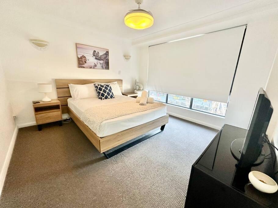 Broadbeach Mall Location, Victoria Square Apartment Gold Coast