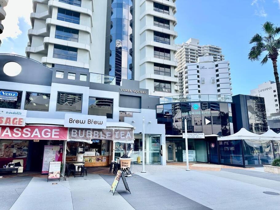 Broadbeach Mall Location, Victoria Square Apartment