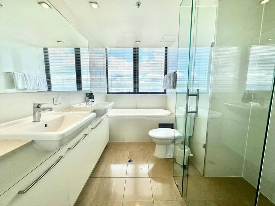 Amazing Sierra Grand 26th Floor Apartment *