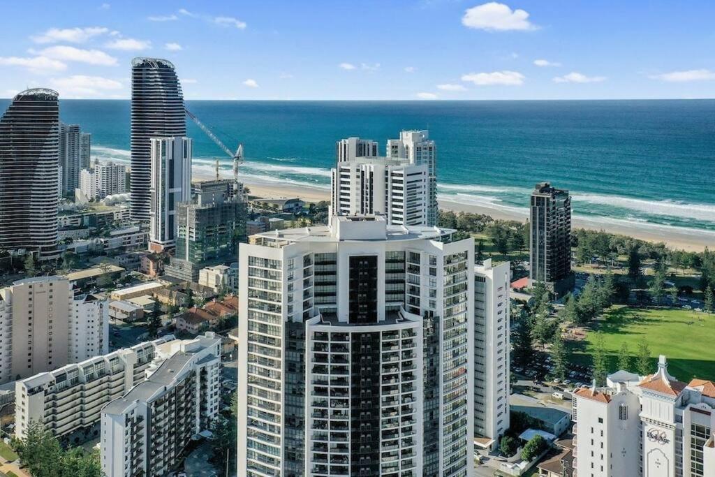 Amazing Sierra Grand 26th Floor Apartment