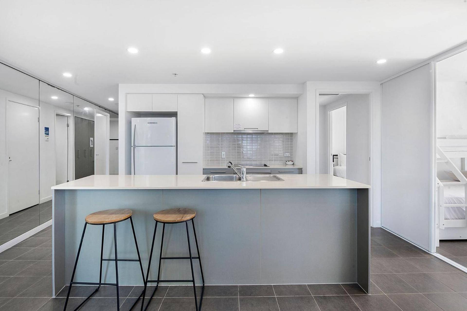 Artique 3 Bedroom Close To The - Coasthm Apartment *