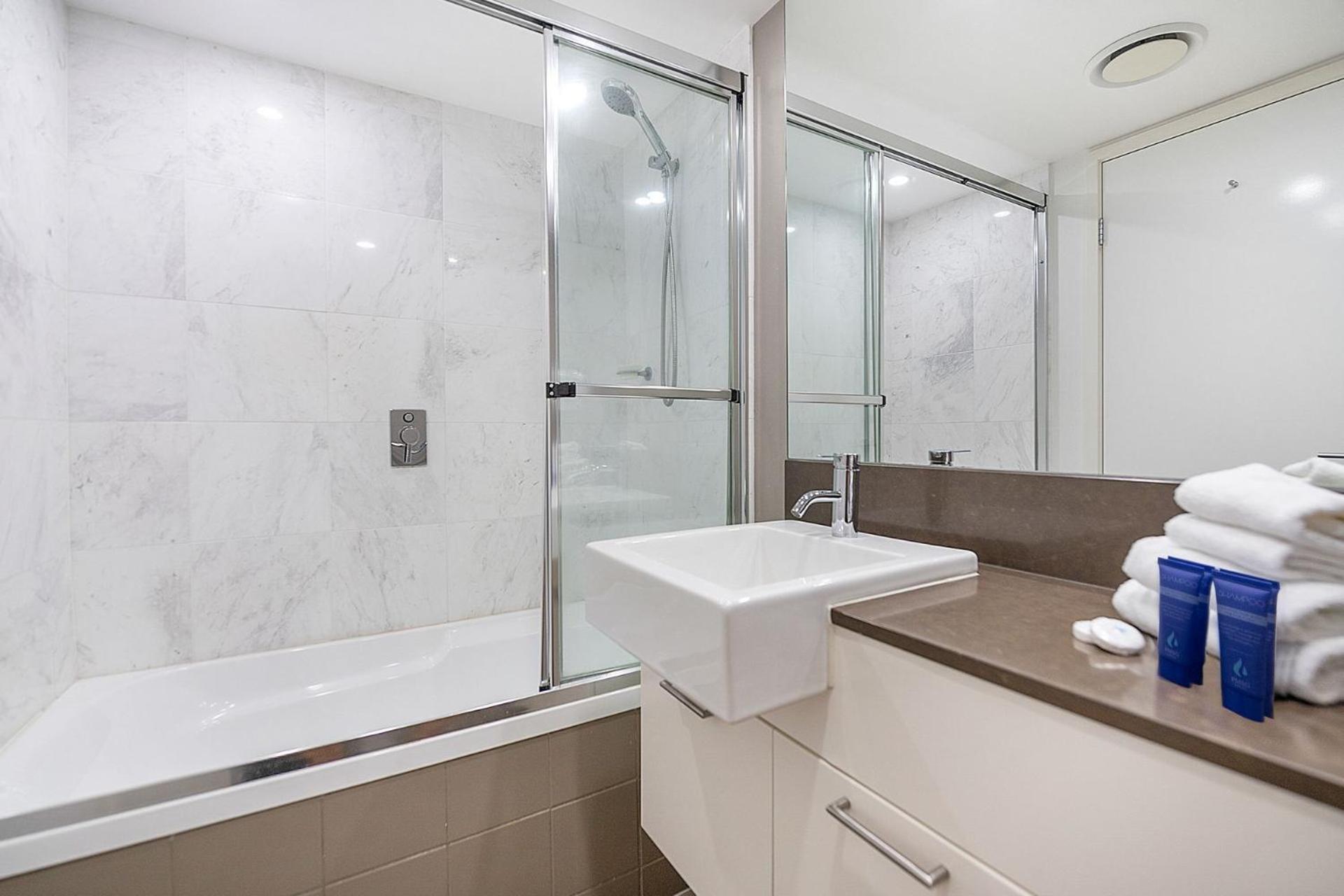 Apartment Artique 3 Bedroom Close To The - Coasthm Gold Coast
