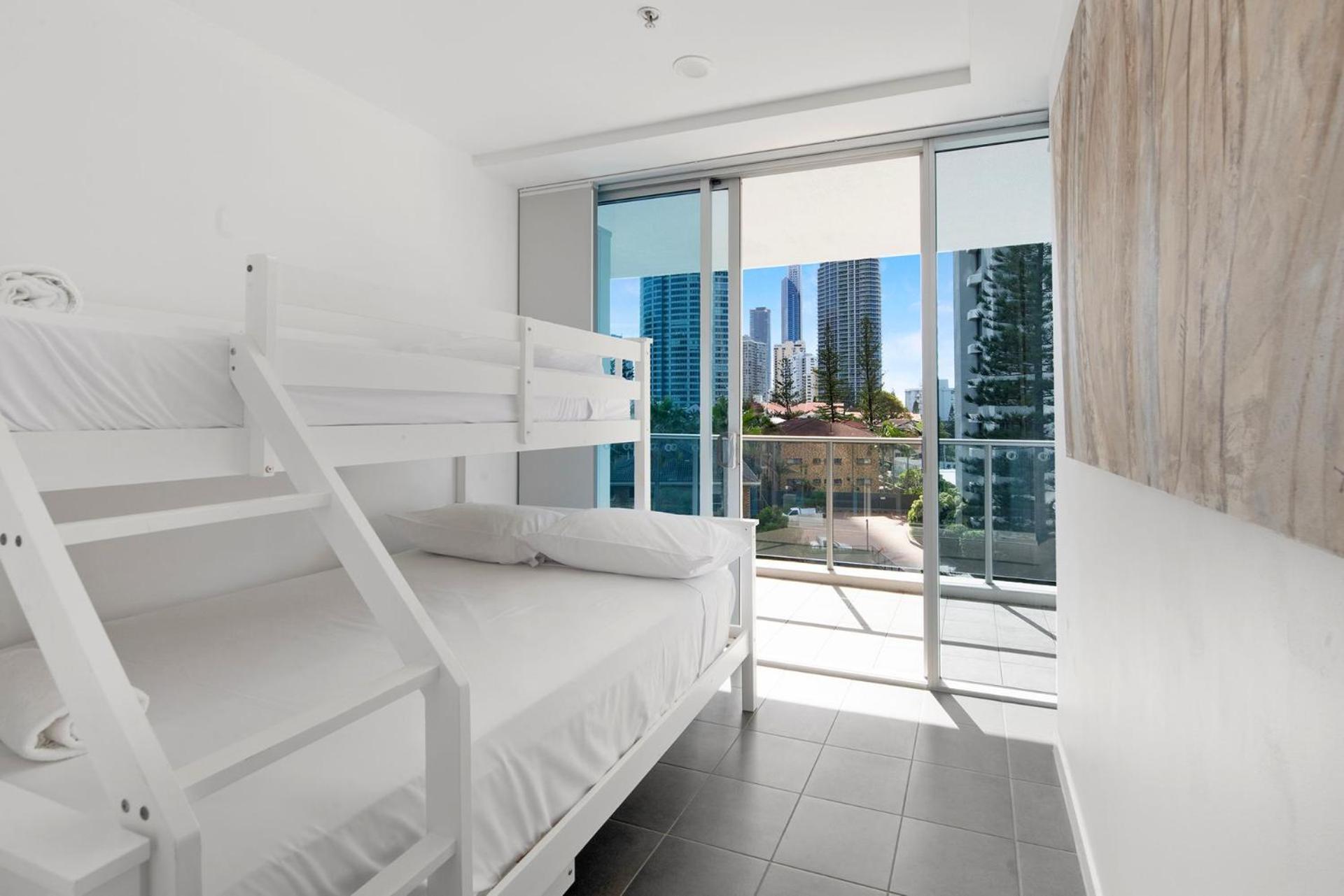 Apartment Artique 3 Bedroom Close To The - Coasthm Gold Coast