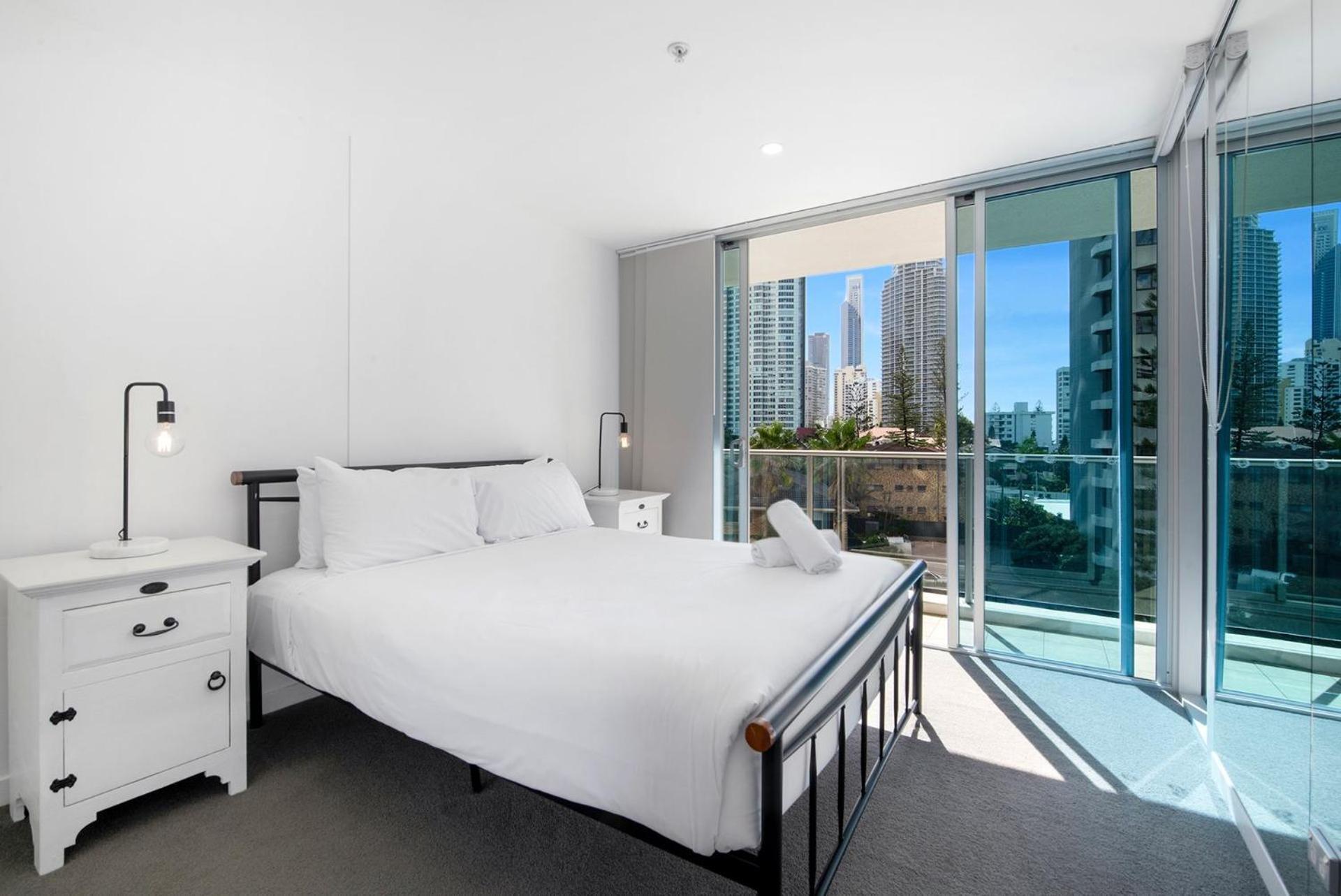 Apartment Artique 3 Bedroom Close To The - Coasthm *