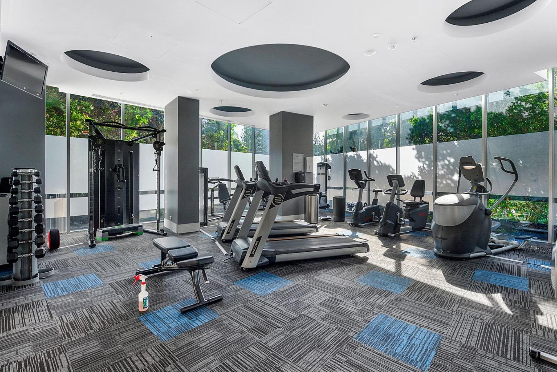 Artique 3 Bedroom Close To The - Coasthm Gold Coast