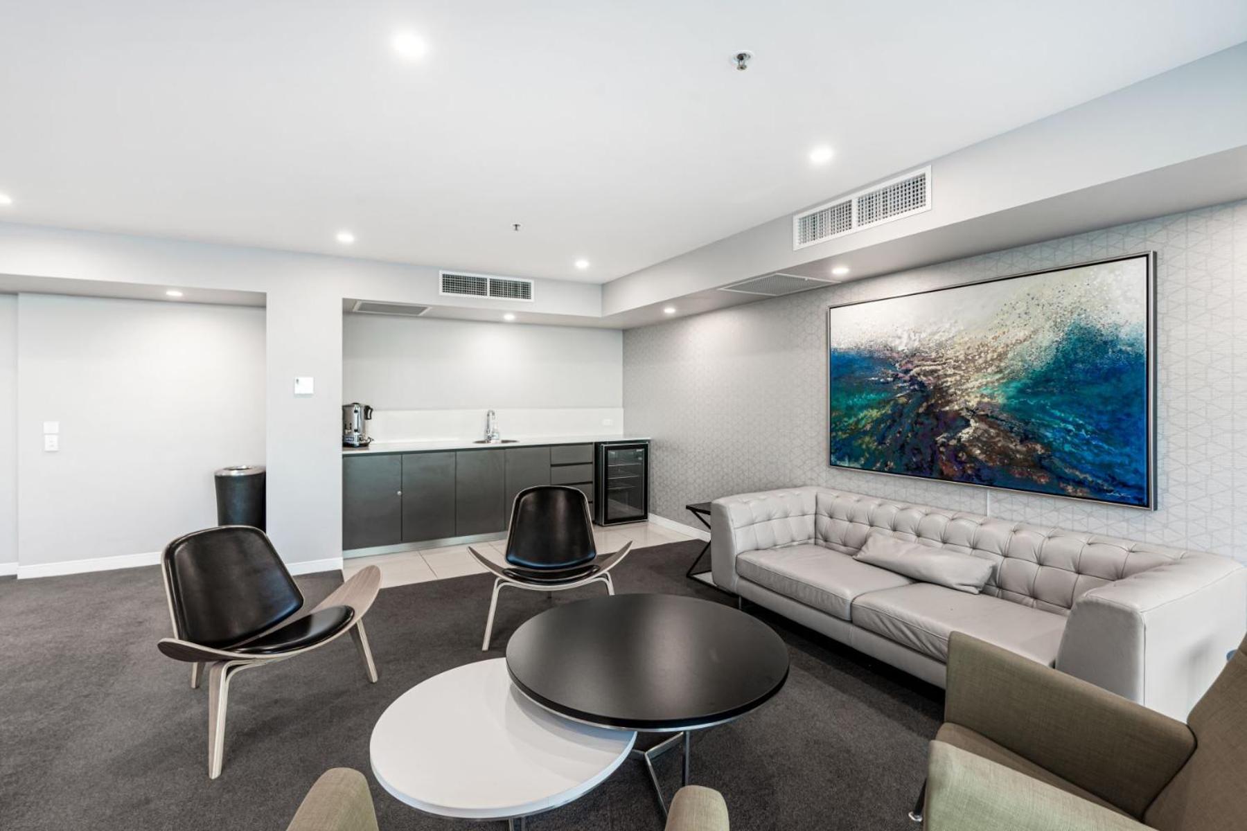 Rhapsody - Official 4* Gold Coast