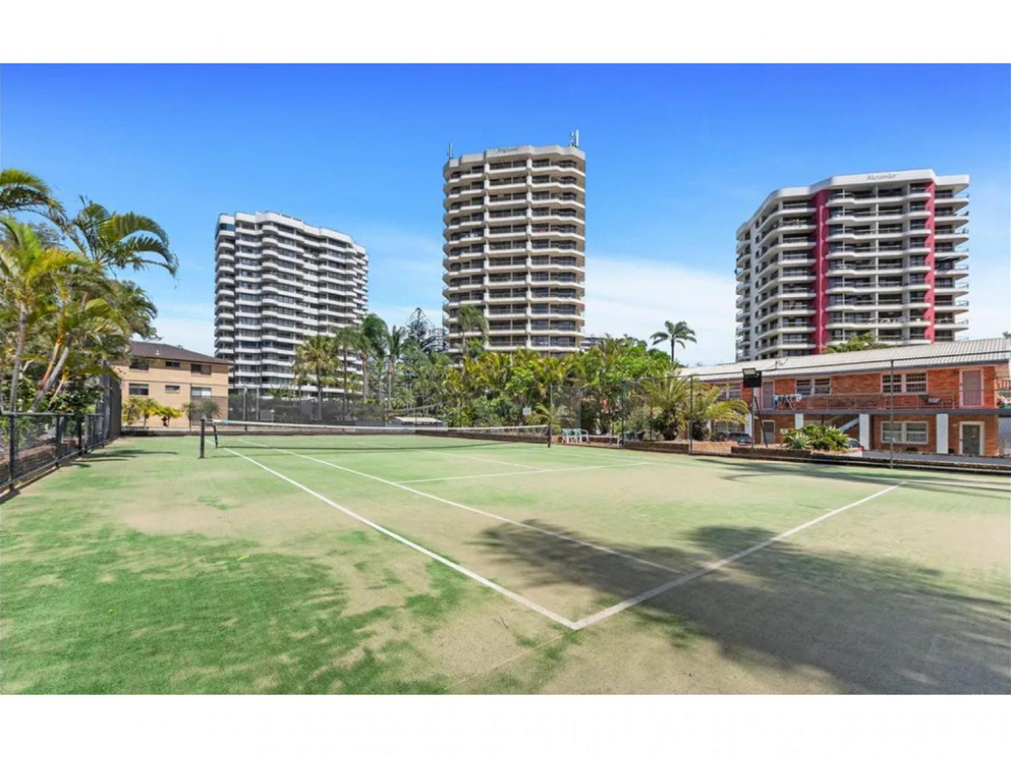 Spacious Beachfront 2-bed With Stunning Oceanview Apartment Gold Coast