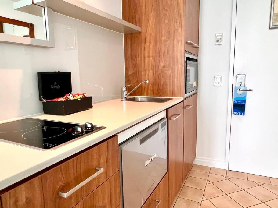 Apartment L19 Ocean View Near Mantra Legends Gold Coast