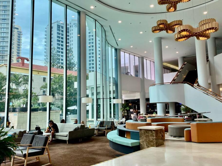 L19 Ocean View Near Mantra Legends Gold Coast