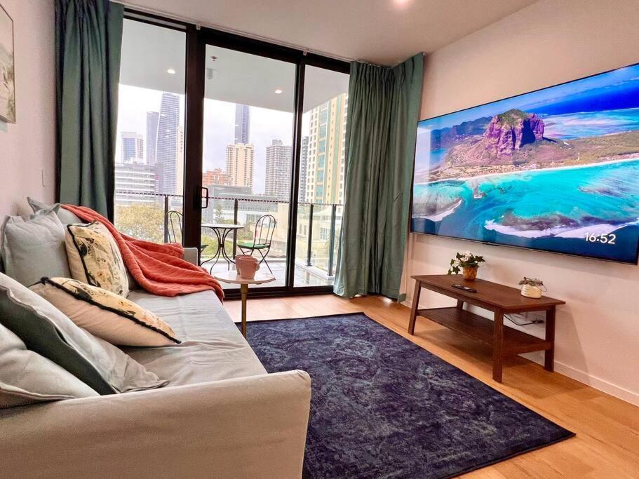 Romantic In Surfers Gold Coast
