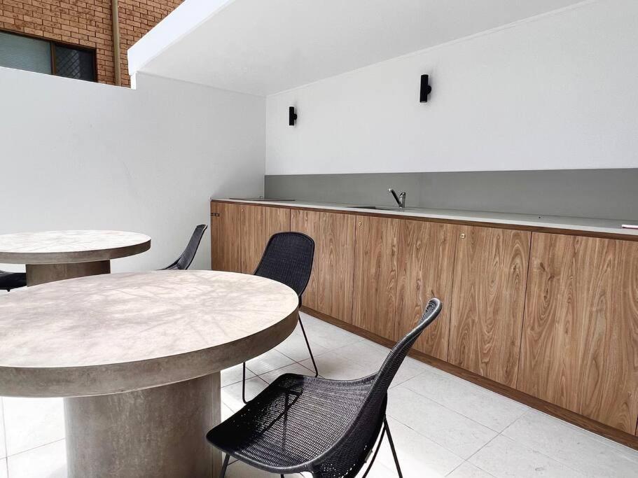 Apartment Romantic In Surfers