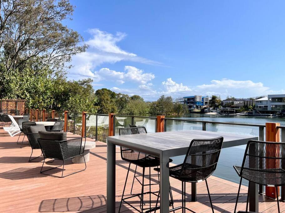 Apartment Romantic In Surfers