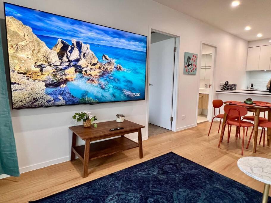 Romantic In Surfers * Gold Coast