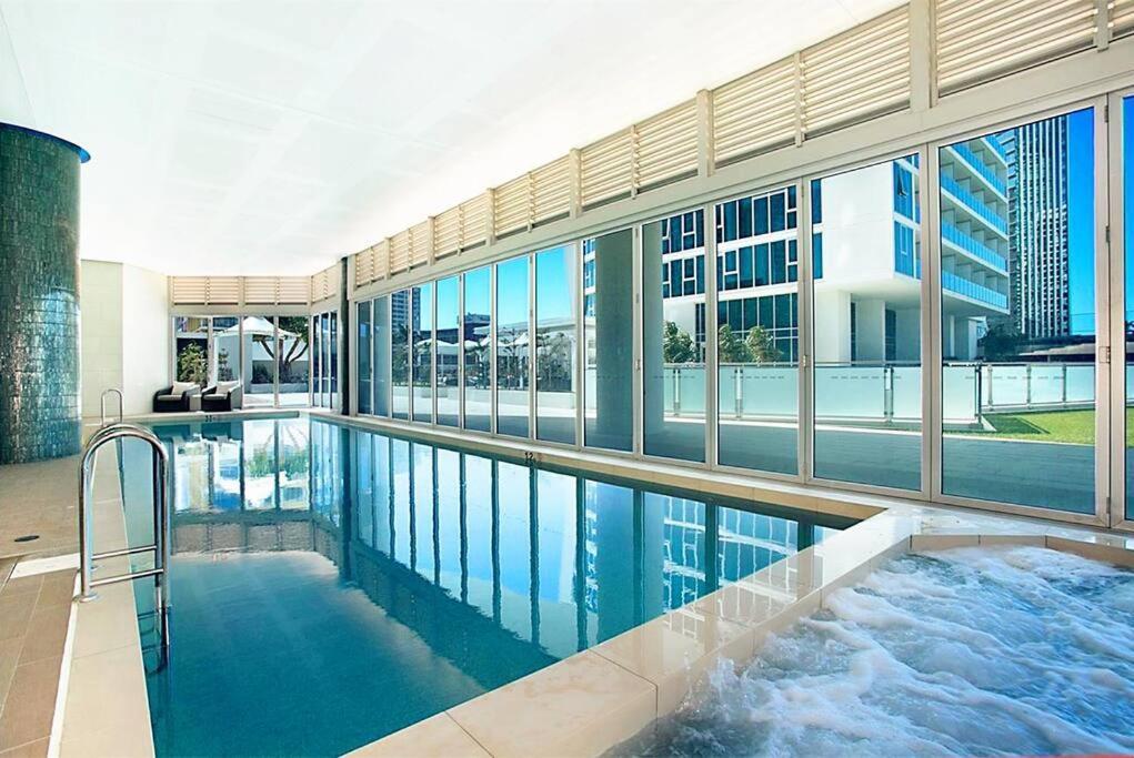 Apartment Hilton- Luxury Sky Ocean Lv27 Free Parking Wifi Gold Coast