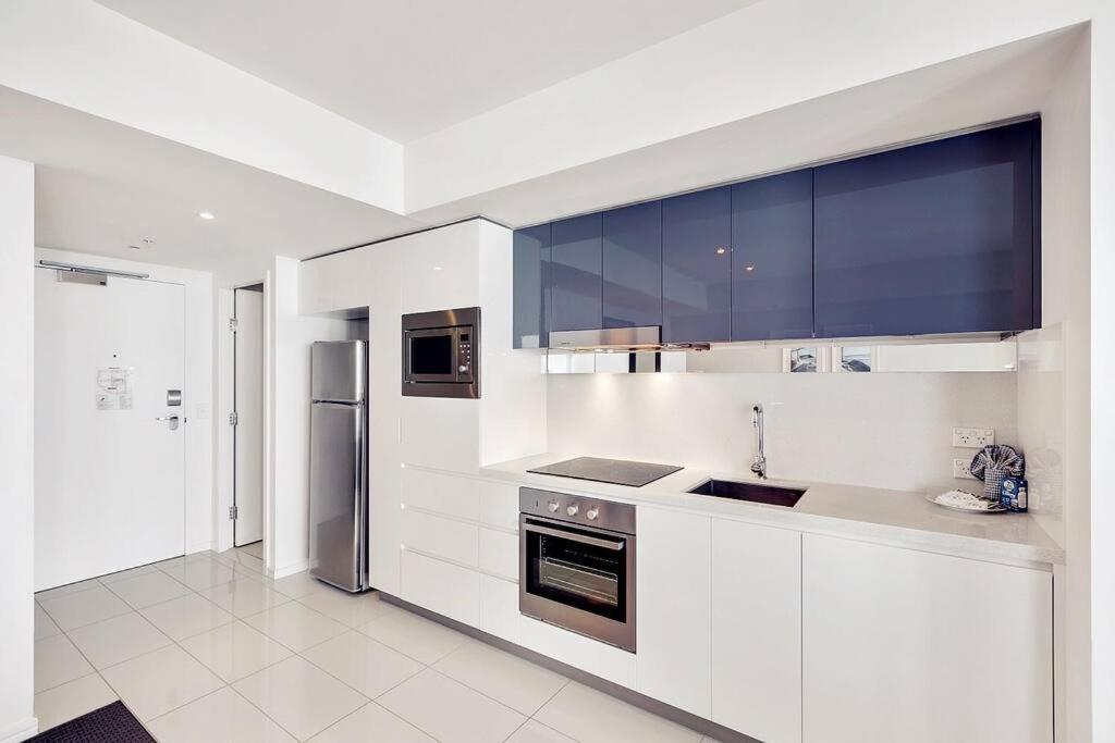 Hilton- Luxury Sky Ocean Lv27 Free Parking Wifi Apartment