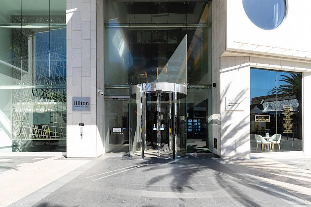 Hilton- Luxury Sky Ocean Lv27 Free Parking Wifi Apartment *