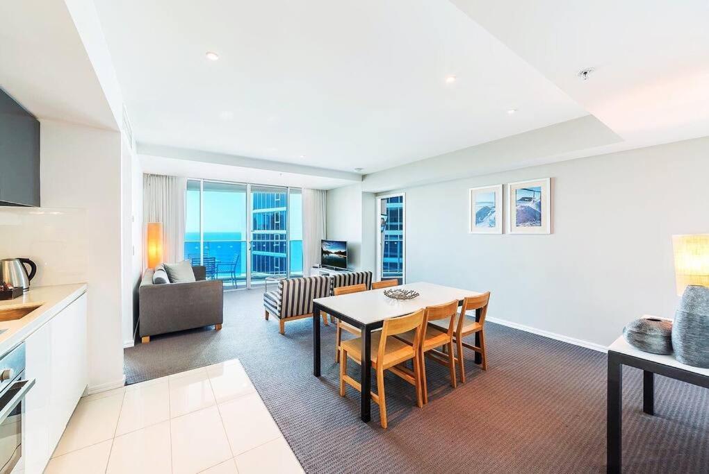 Hilton- Luxury Sky Ocean Lv27 Free Parking Wifi *