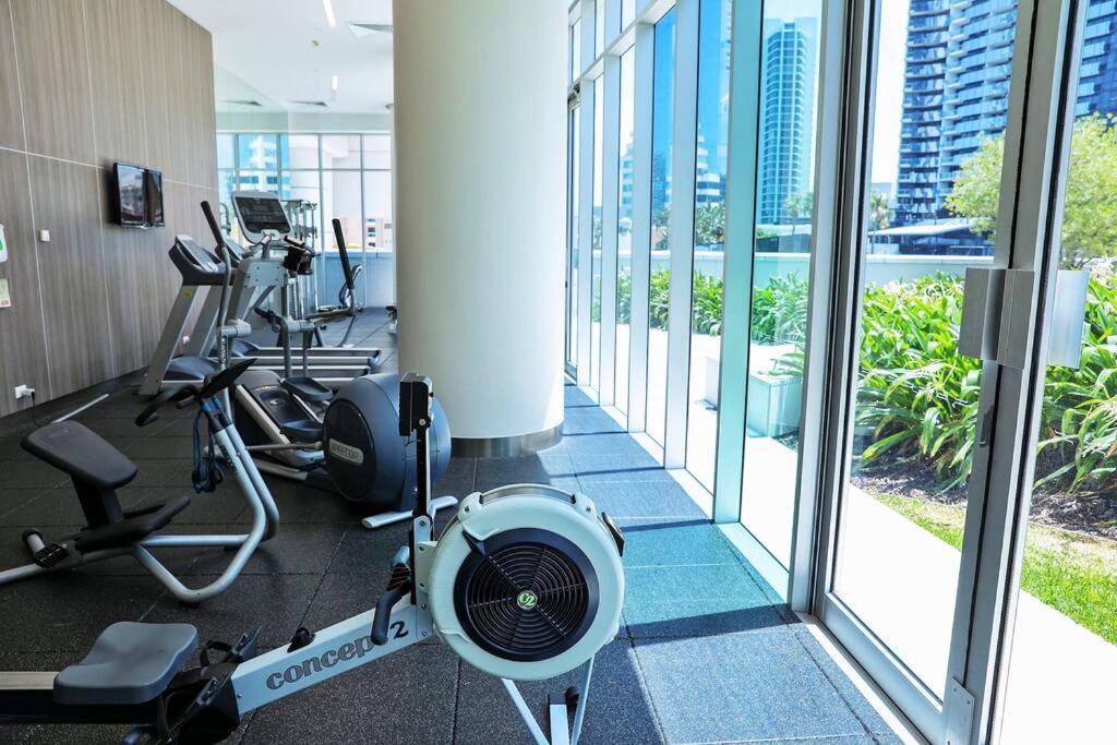 Hilton- Luxury Sky Ocean Lv27 Free Parking Wifi Apartment