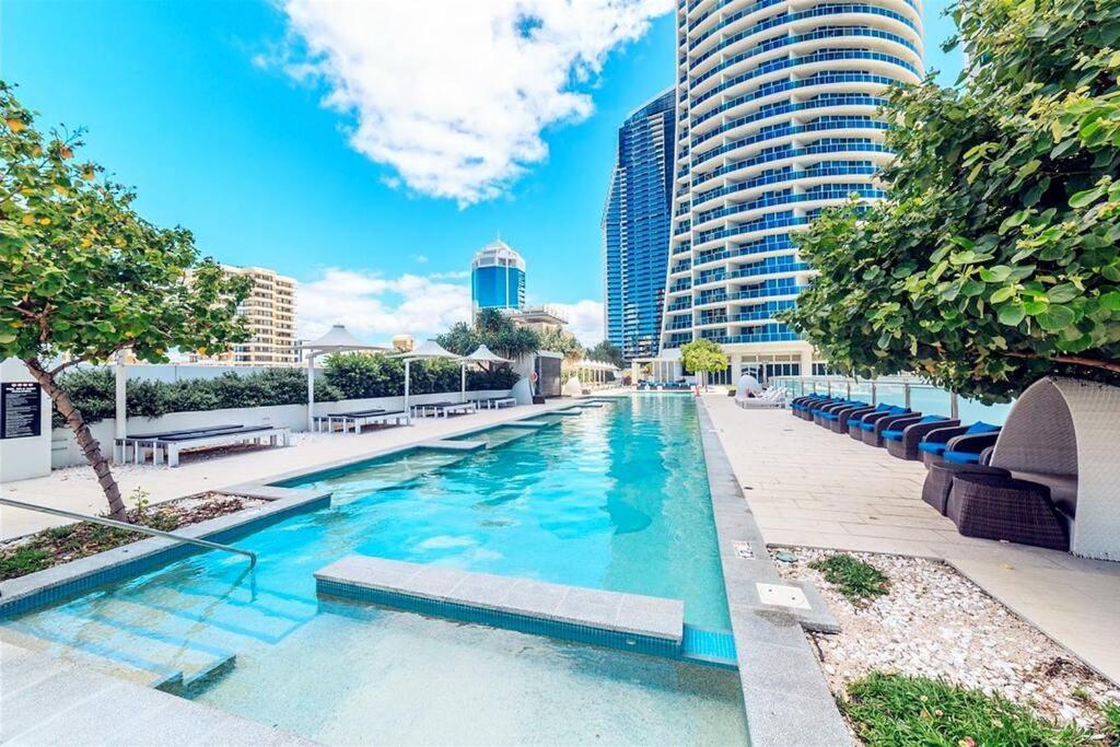 Hilton- Luxury Sky Ocean Lv27 Free Parking Wifi Apartment *
