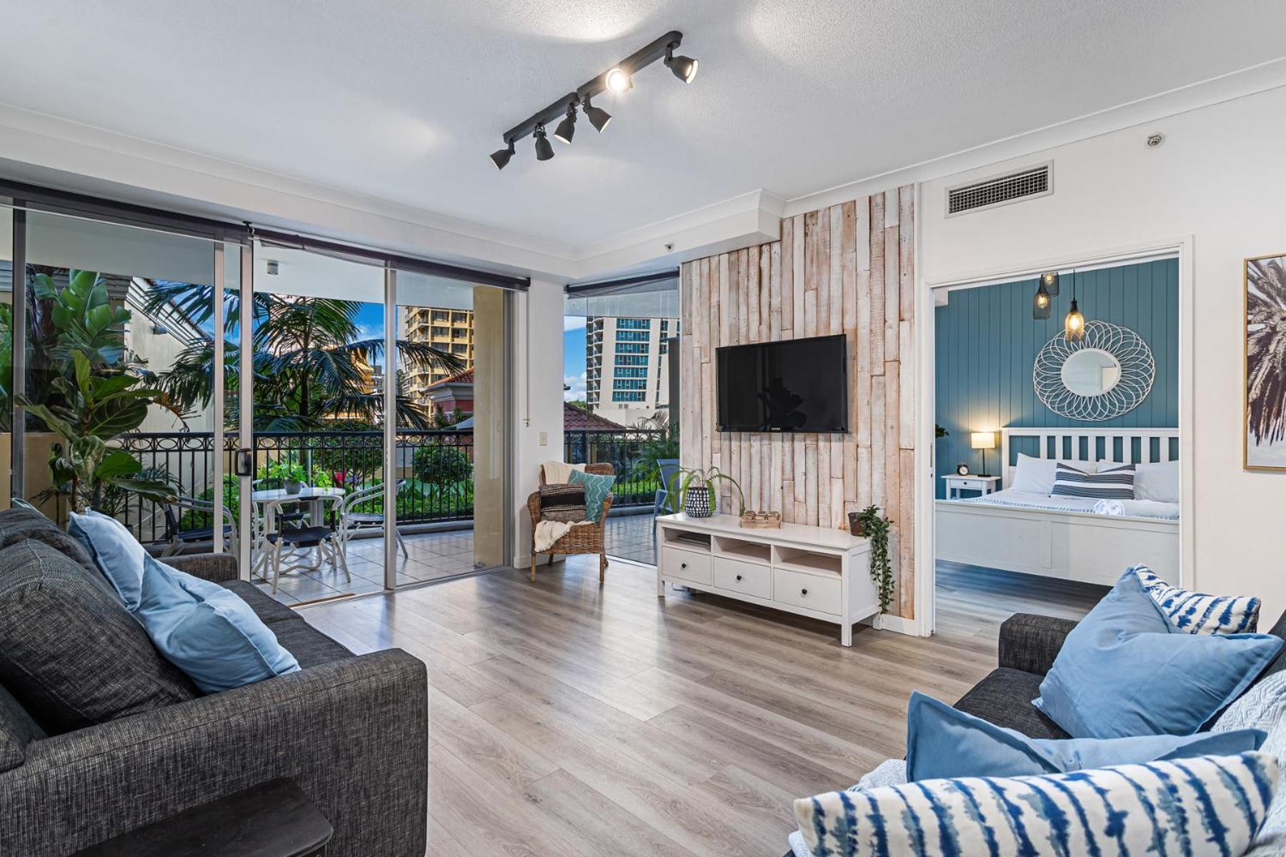 Apartment 'family Getaway' By Paradise
